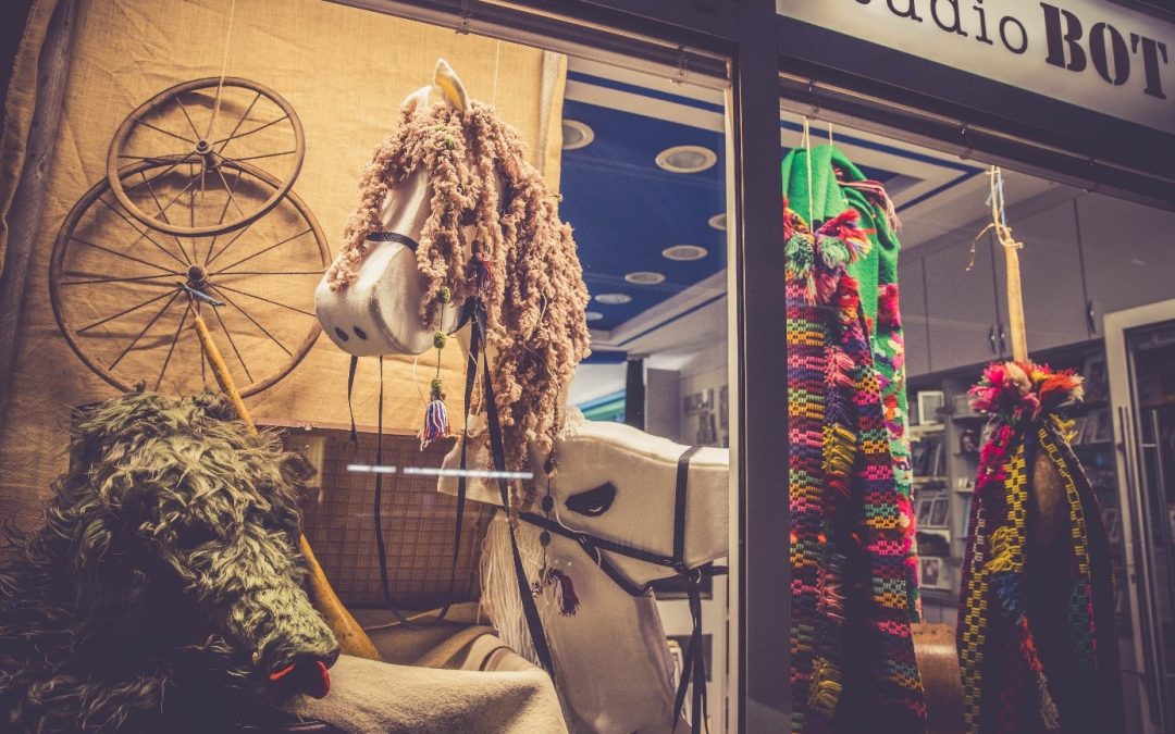 Poziv za uređenje izloga povodom održavanja 2. Poklada u Vinkovcima i 23. Vinkovačkog pokladnog jahanja