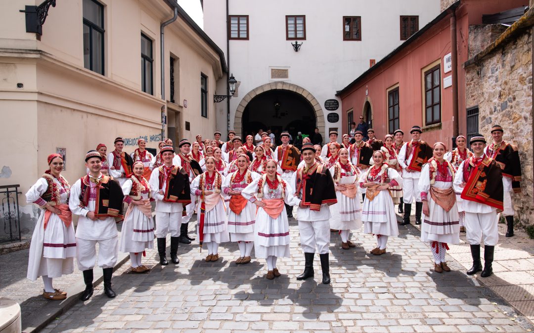 Poziv na koncert vrsnih folkloraša
